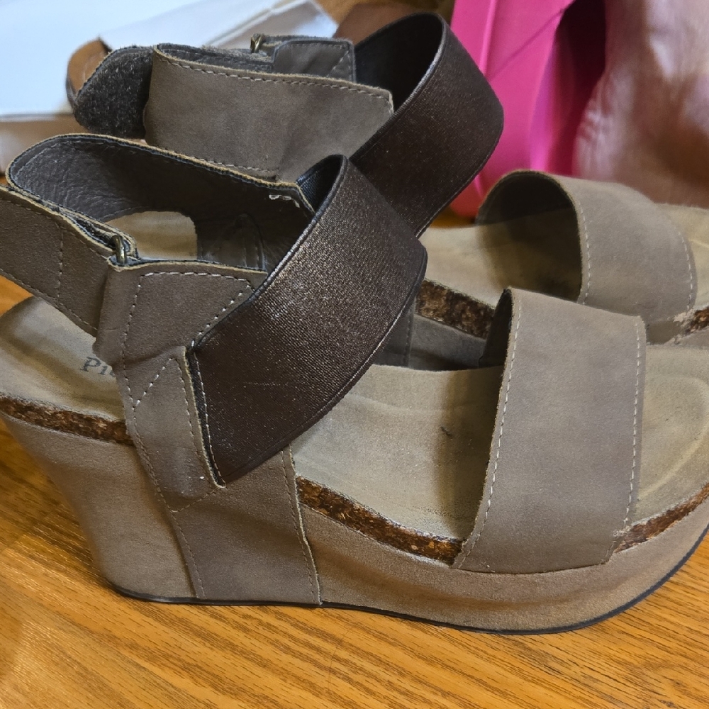 Pierre Dumas Brown Wedge Sandals with Crisscross Design